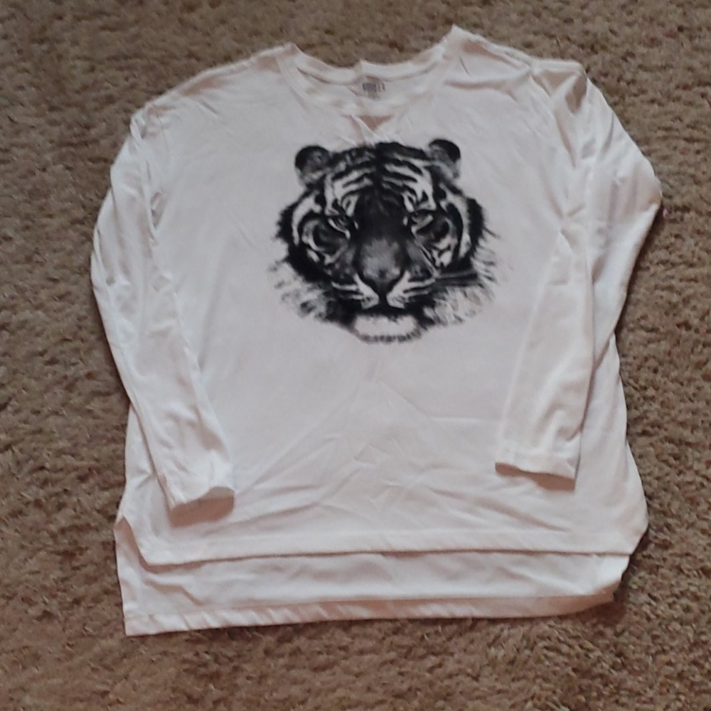 Girls 14/16 Long sleeve tiger shirt NWOT - Picture 3 of 3